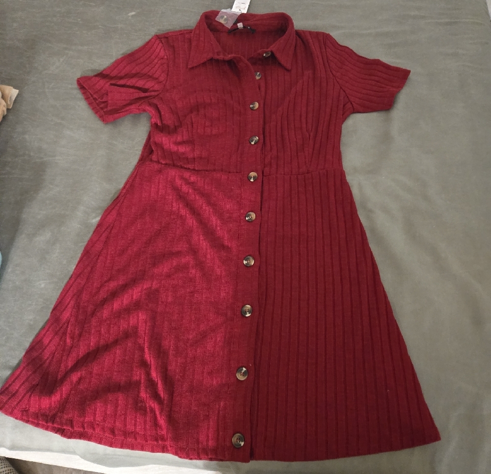 GAP Red Ribbed Button-Front Short Sleeve Dress - Picture 3 of 6